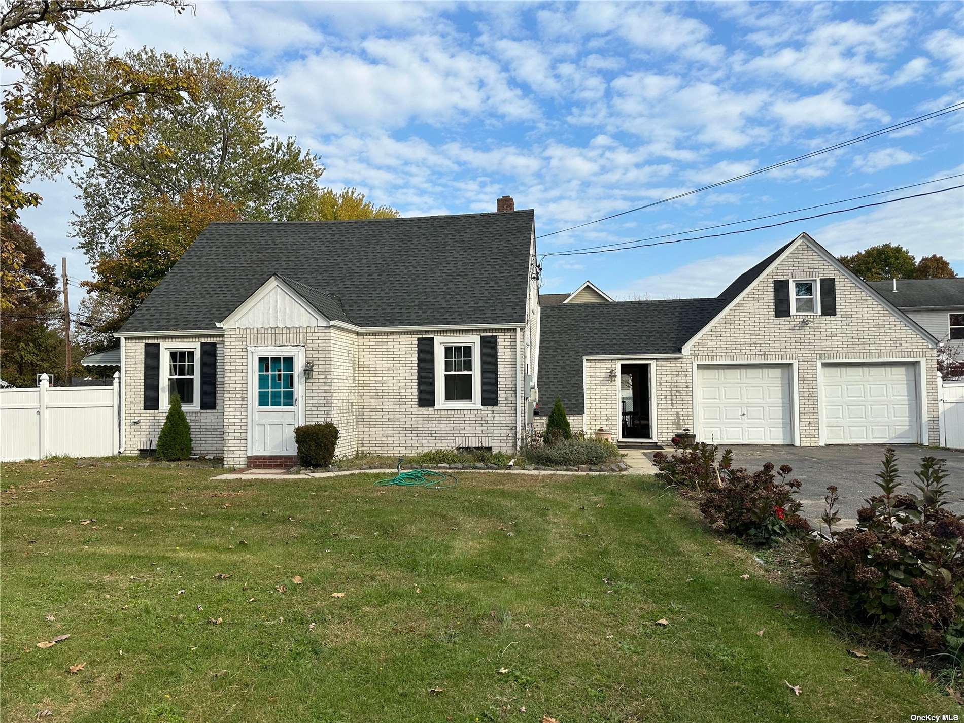 Single Family in West Babylon - Sterling  Suffolk, NY 11704