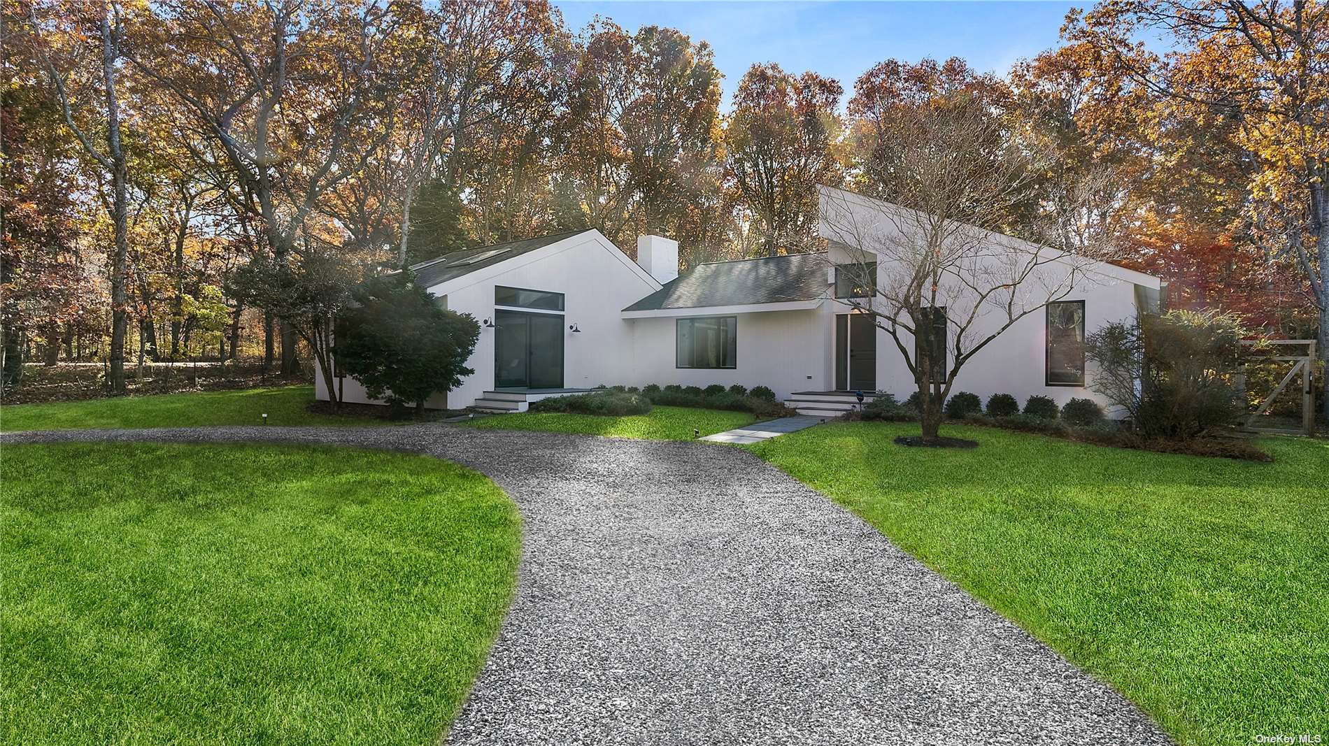 Single Family in East Hampton - Sulky  Suffolk, NY 11937