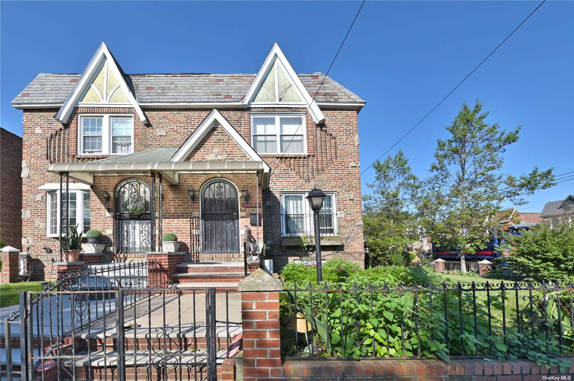 Single Family in Saint Albans - 205th  Queens, NY 11412