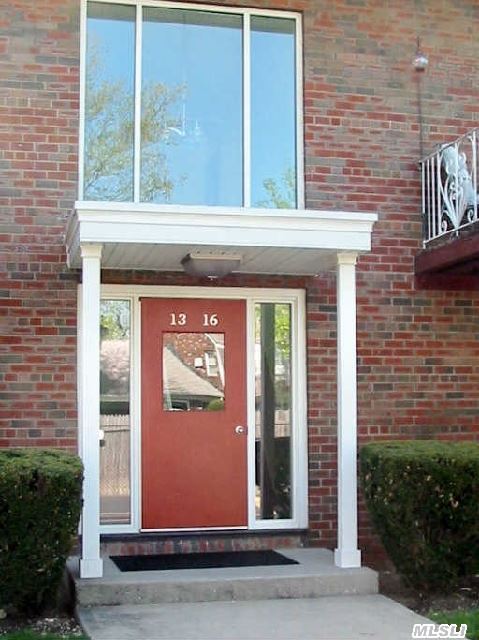 22 Unit 2 Story Building In Garden Style Complex. Lr/Dr Combo,  Eik & Full Bath. 1 A/C Unit In Wall. Inside Access To Laundry Room In Basement. 6X6 Storage Unit Available.