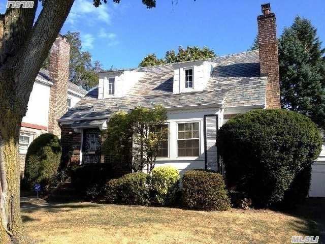 Bring Your Paintbrush & Imagination To This 4 Bedroom,  2.5 Bath Gross Morton Cape Located In The Heart Of Fresh Meadows!