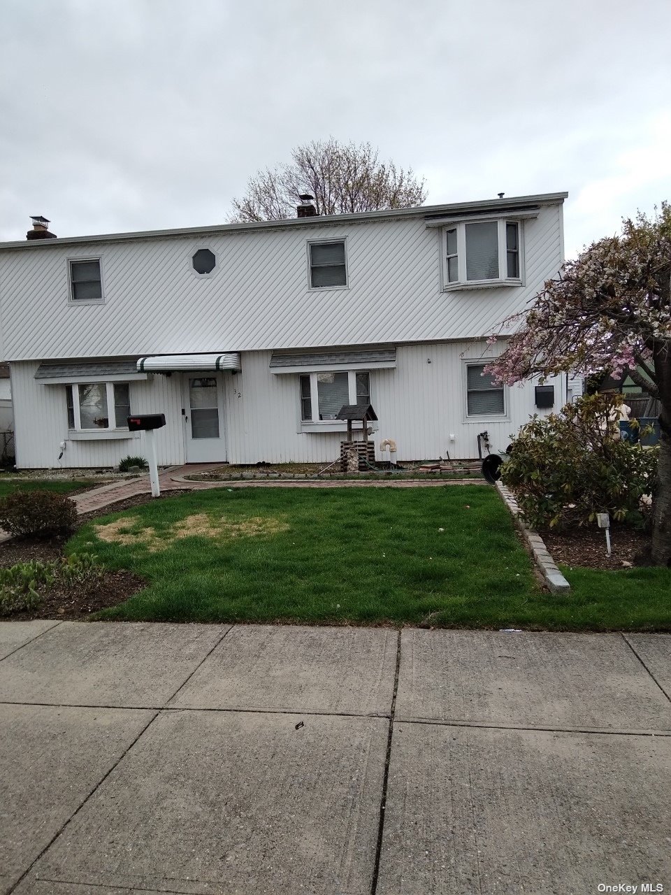 Single Family in Levittown - Cliff  Nassau, NY 11756