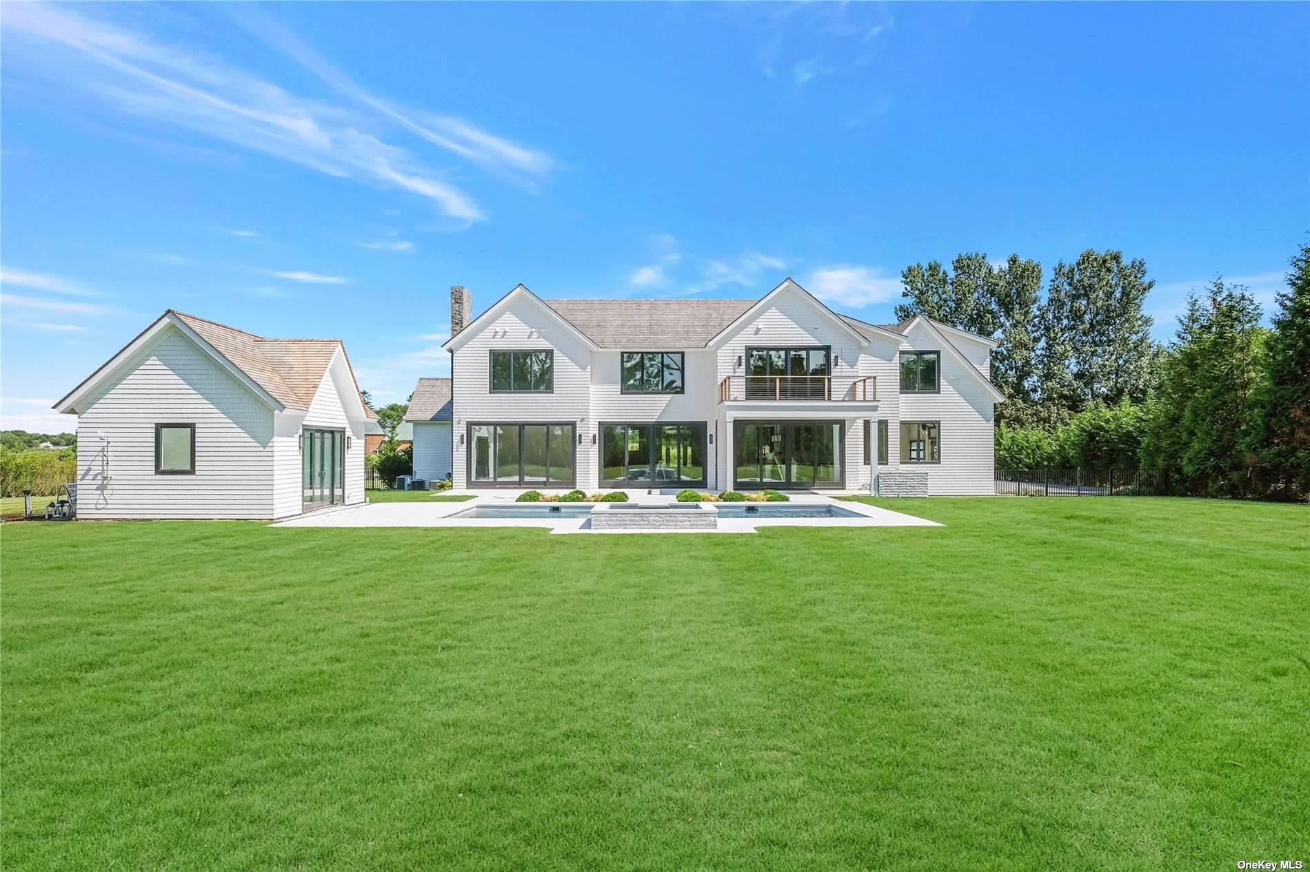 Single Family in Water Mill - Montauk  Suffolk, NY 11976