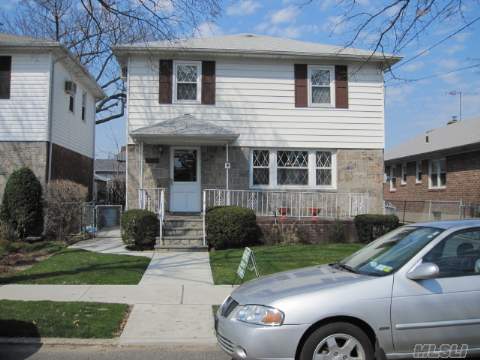 Excellent Locataion...Sturdy Colonial...Very Good Condition...Sd#26.. Walk To Schools, Shopping, Lirr And Bus To Subway.