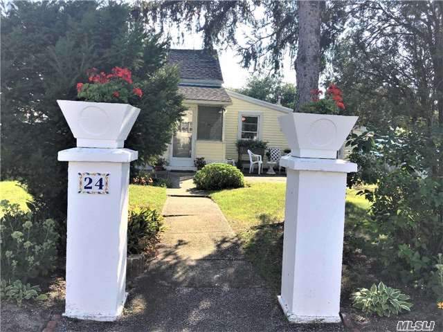 Cozy Well Maintained Beach Cottage Minutes From Sound Side Beach And Village. Spacious Living Room And Rocking Chair Porch. Updated Eat-In Kitchen. First Floor Master Bedroom. Perennial Gardens In Lovely Yard. Award Winning Locust Valley Schools! Just Bring Your Toothbrush.