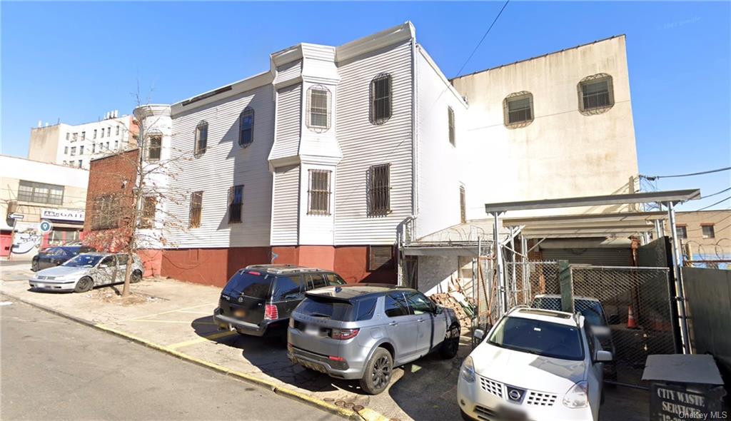 Commercial Sale in Bronx - 173rd  Bronx, NY 10460