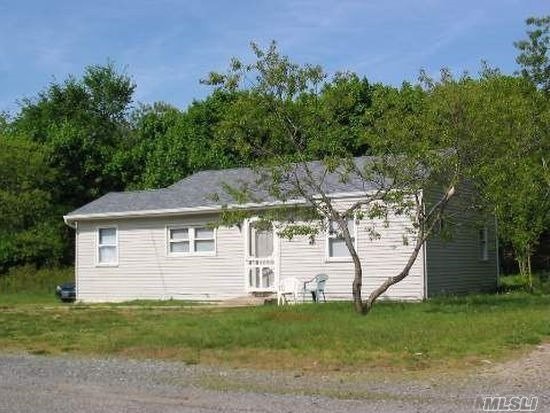 Great For Investors! This 3 Bedroom Ranch Features Living Room, Eat In Kitchen And Full Bath. Roof And Siding Approximately 8 Years Old, Burner Approximately 5 Years Old. Tenant Has Been In House For 8 Years And Would Like To Stay.