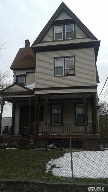 Huge Multi-Family Old Style Colonial 6 Bedrooms 3 Bathrooms Great Opportunity For Investors.