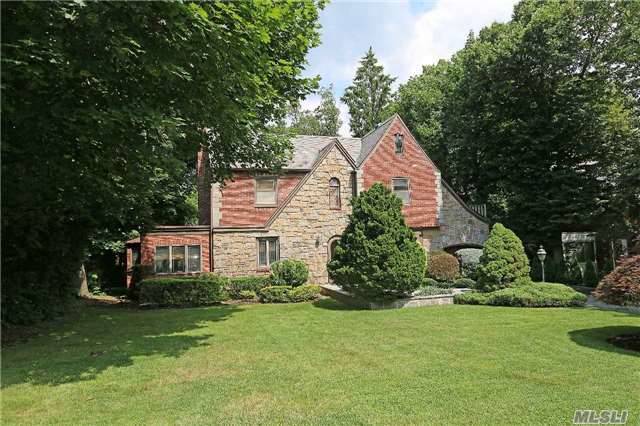 Tudor Style C/H Col Located In The Fabulous Waterfront Pool And Tennis Club Community Of Harbor Hills! South Facing Home Features A Lrg, Bright Eik W/ Stainless Steel Appl & Terracotta Tile Floors And French Doors That Open To A Bluestone Patio And Flat Backyard. Lr W/Marble Fpl , Fdr, Den, Mstr Br W/ Bth & 2 Addl Brs And Bath. Wood Floors, Cac, Sprinklers, Basement, Alarm