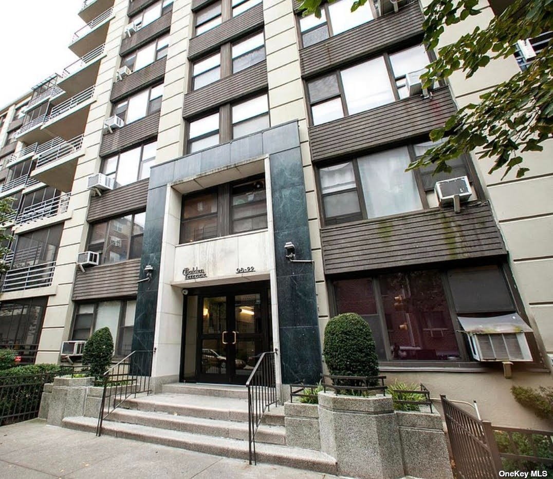 Apartment in Rego Park - 64  Queens, NY 11374