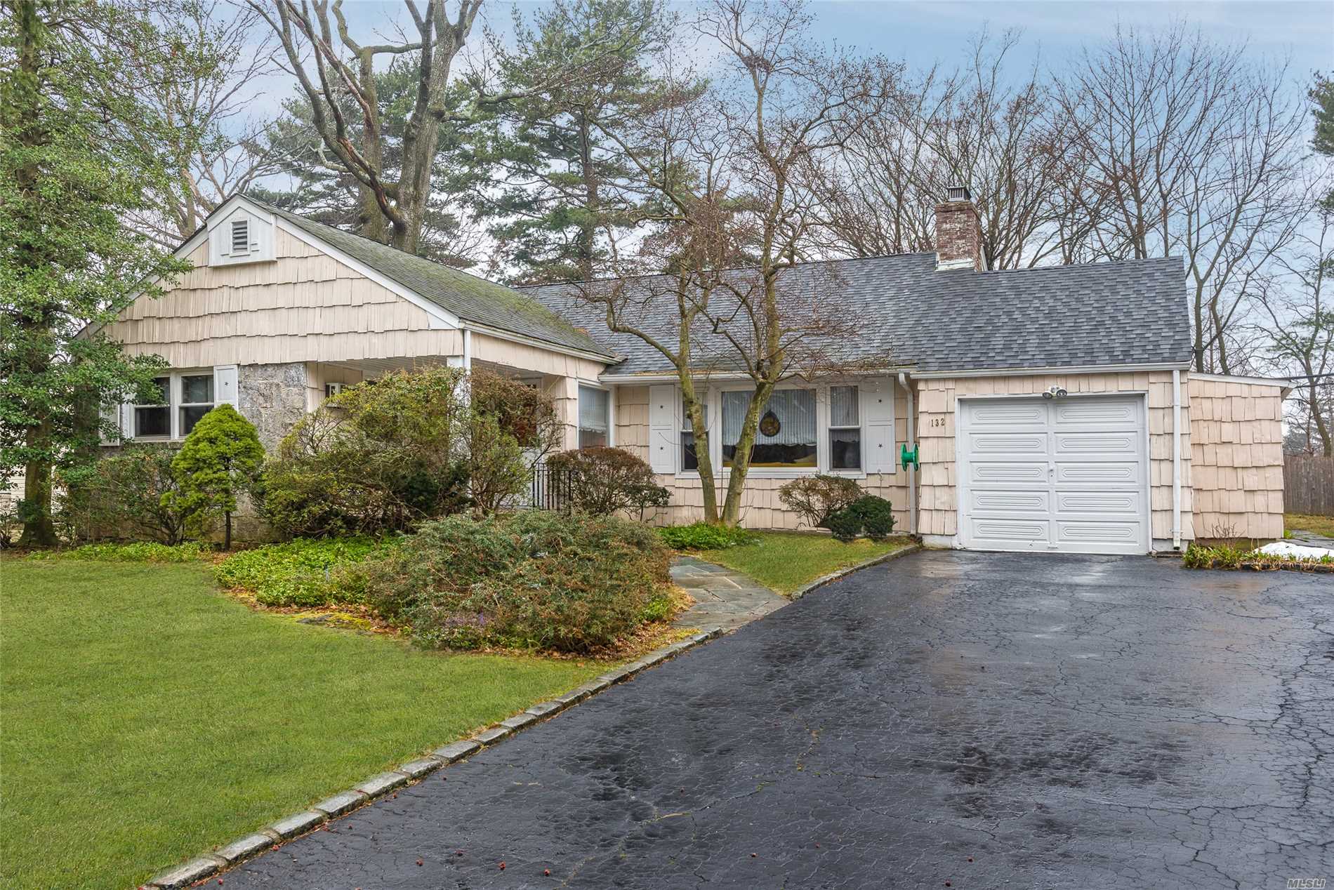 East Hills. Fabulous Opportunity To Own This 3 Bedroom, 2 Bath Ranch In The Heart Of Fairfield Park. Living Room With Fireplace, L-Shaped Dining Room, Hardwood Floors Throughout. Membership To East Hills Park.