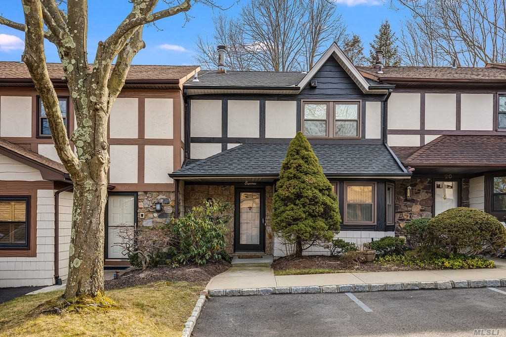 Don&rsquo;t Miss This Beautiful Condo in Woodbury Village! Eat In Kitchen with L-Shaped Living Room/Dining Room, Hardwood Floors, Sliding Door to Wood Deck, 2-3 Bedrooms, 2 1/2 Bath. Country Club Living With Pool & Tennis. Syosset School District. Walt Whitman Elementary.