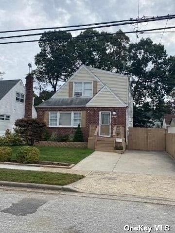 Single Family in West Hempstead - Roosevelt  Nassau, NY 11552