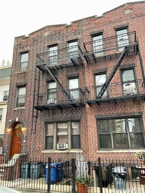 6 Family Building in Long Island City - 30th  Queens, NY 11106
