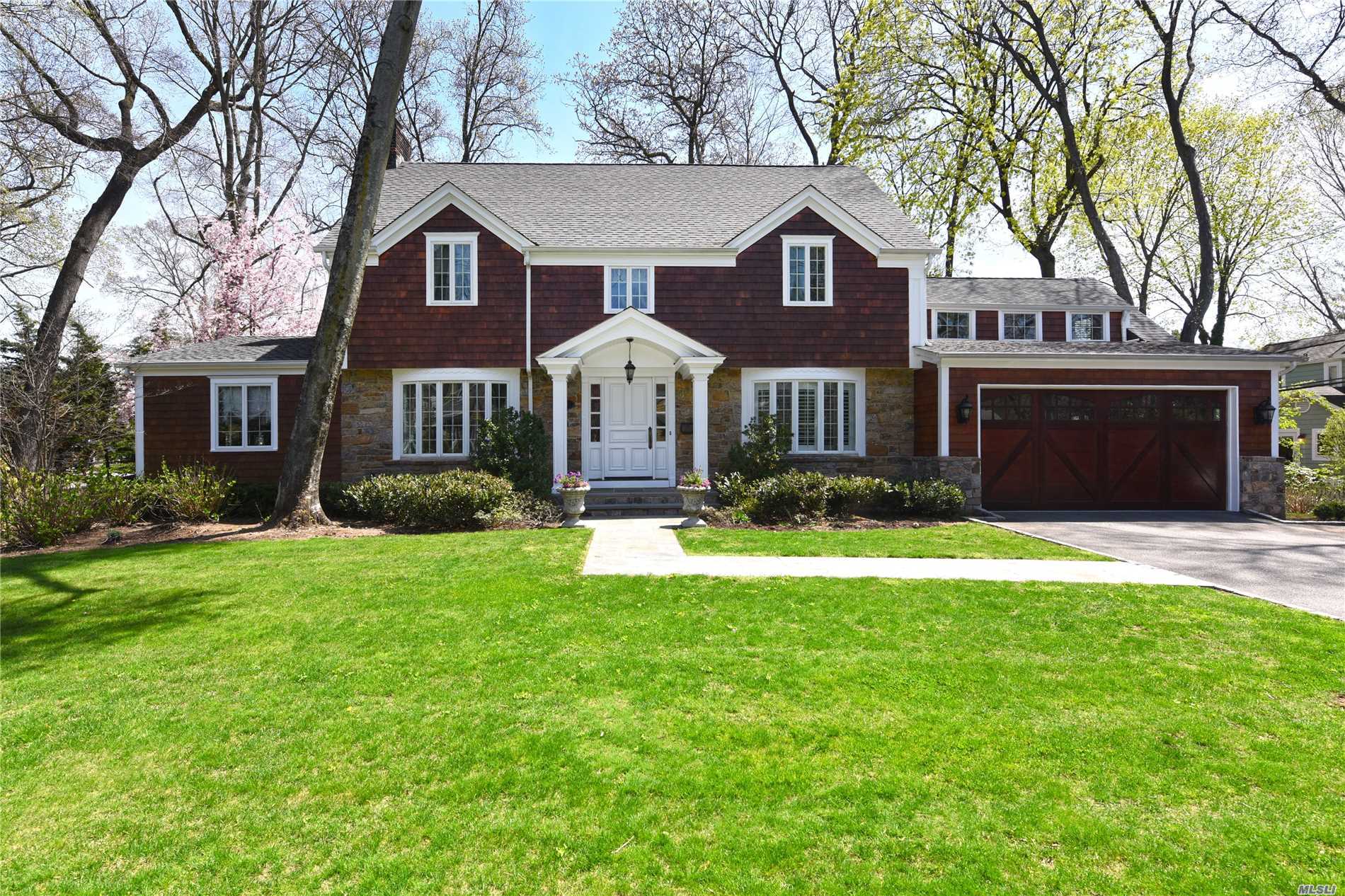 Rarely Available, Gracious 5 Br Center Hall Colonial In The Old Norgate Section Of East Hills. Spacious Entry Foyer, Custom Kitchen W/Butler&rsquo;s Pantry, Dr, Lr W/Fplc, Den W/Fplc Offer Ample Space For Entertaining And Everyday Living. Master Suite With Multiple Exposures, 4 Brs And 2 Additional Full Baths Complete The 2nd Fl. Mudroom W/ Laundry, Large Basement, Oversized 2-Car Garage Are A Few Of The Extras. Short Distance To East Hills Park.