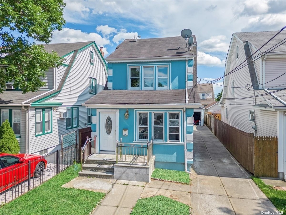 Single Family in Queens Village - 94th  Queens, NY 11428