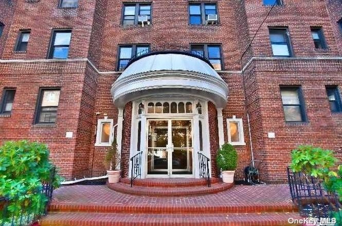 House in Rego Park - Booth  Queens, NY 11374