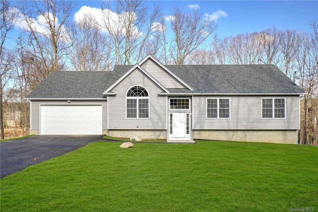 Single Family in Farmingville - Blue Point  Suffolk, NY 11738