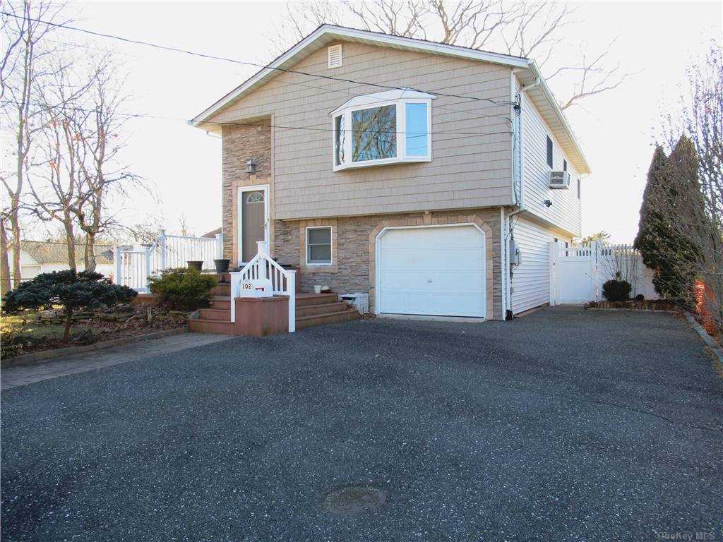 Listing in Sayville, NY