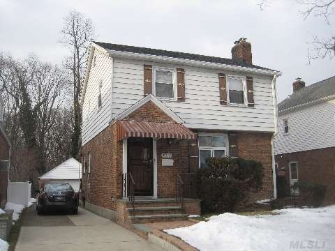 Located On A Gorgeous Block. Sd 26, Convt To All Major Houses Of Worship.