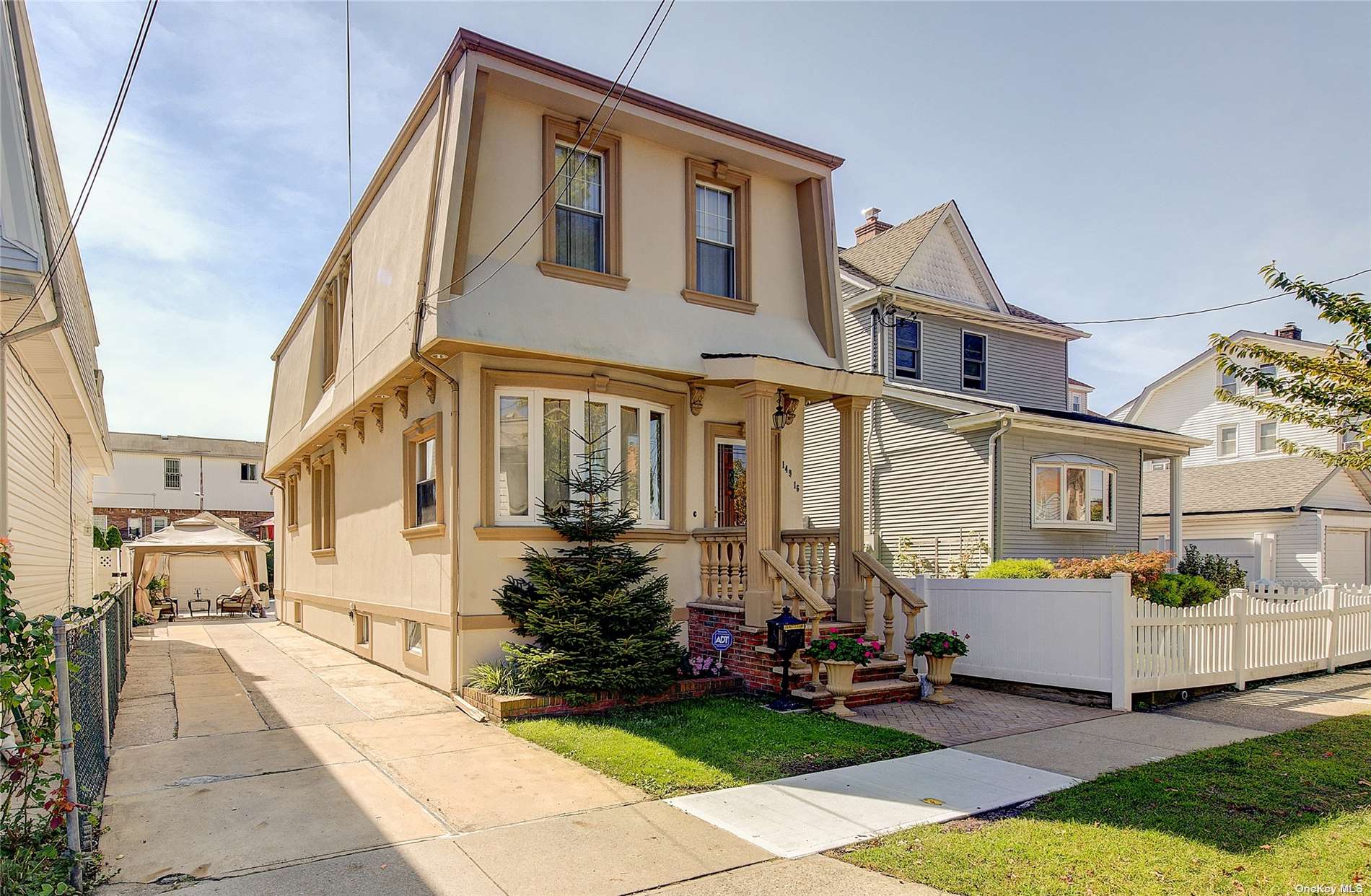 Single Family in Whitestone - 17th  Queens, NY 11357