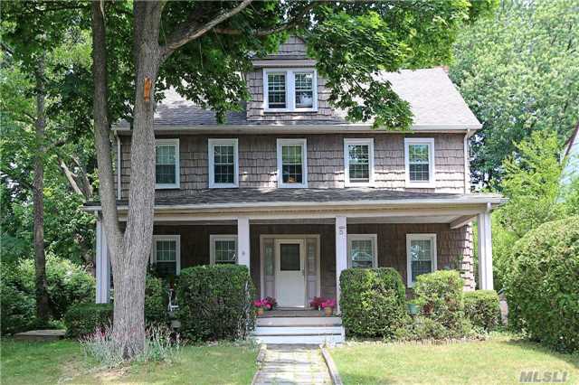 This Traditional Style Classic Colonial With 6 Brs, 4.5 Bths, Features Large Elegant Rooms And Separate Apartment. Eik & Den Open To Spectacular, Deep Property And Full 3 Car Garage. Located On Prime Street Just Minutes To Town, Shopping, Lirr & Buses. Part Of Prestigious Great Neck (So. Or No.) School And Park Districts, This Home Is Perfect For A Large Or Extended Family.