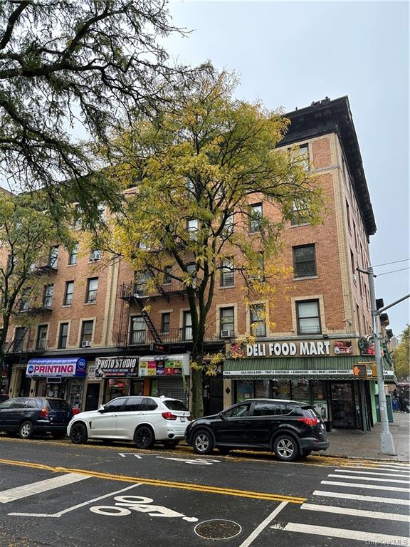 Commercial Lease in Bronx - E 187th  Bronx, NY 10458