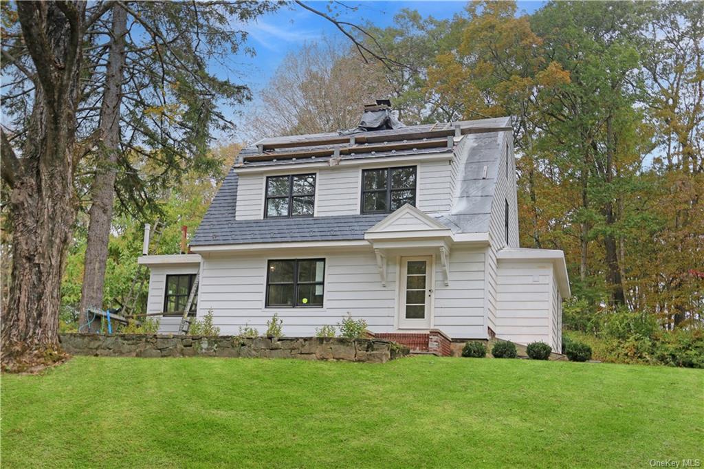 Single Family in Pound Ridge - Stone Hill  Westchester, NY 10576