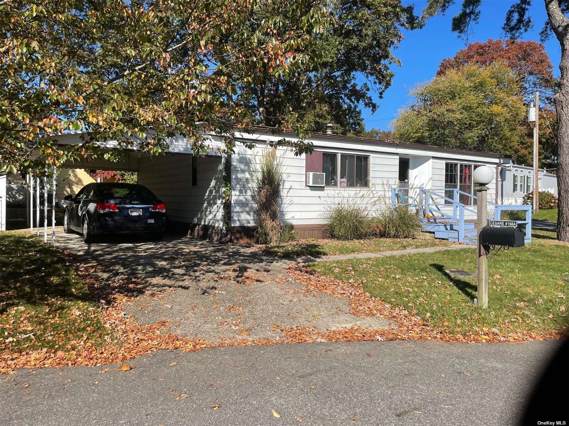 Single Family in Riverhead - Old Country  Suffolk, NY 11901