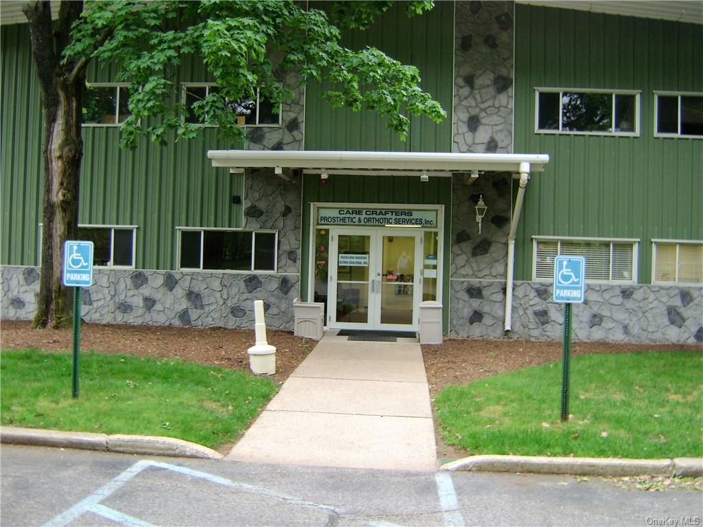 Commercial Lease in Clarkstown - New Clarkstown  Rockland, NY 10954