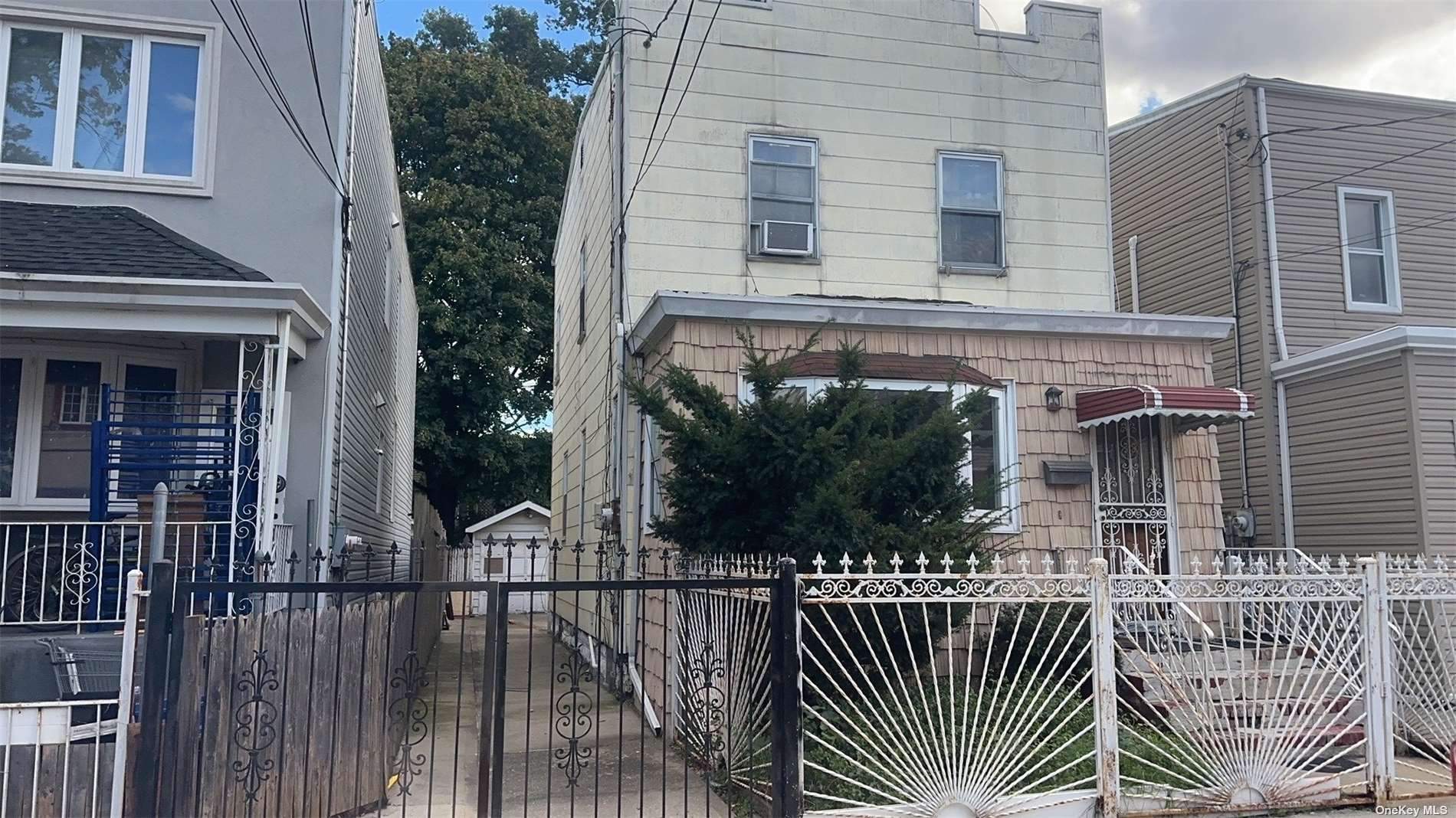 Single Family in Woodhaven - 88th  Queens, NY 11421