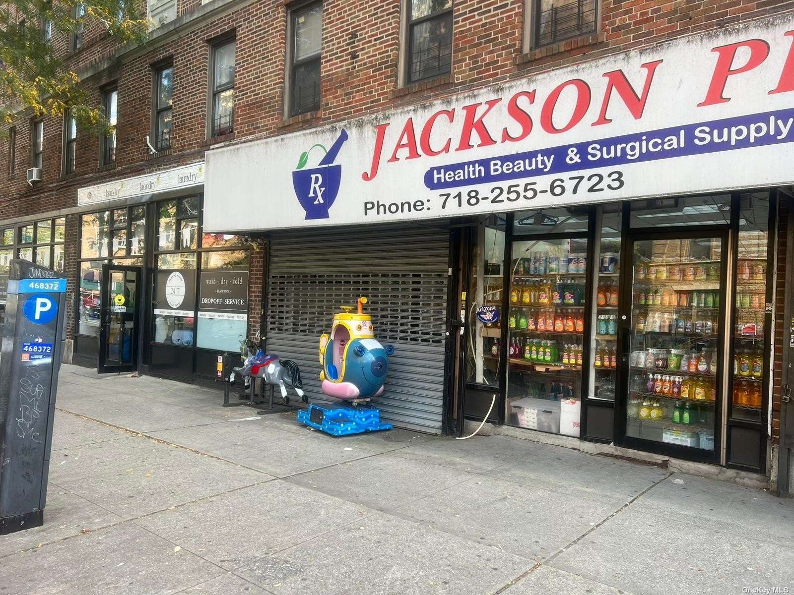 Commercial Lease in Jackson Heights - 37th  Queens, NY 11372