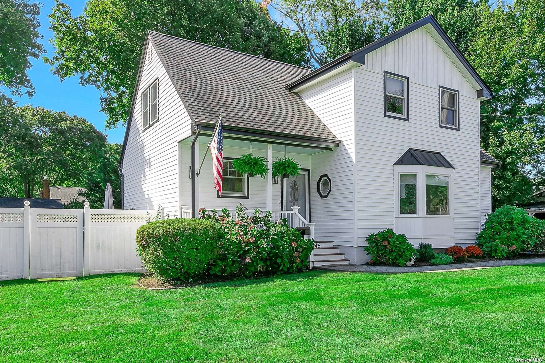 Single Family in Saint James - Saint James  Suffolk, NY 11780