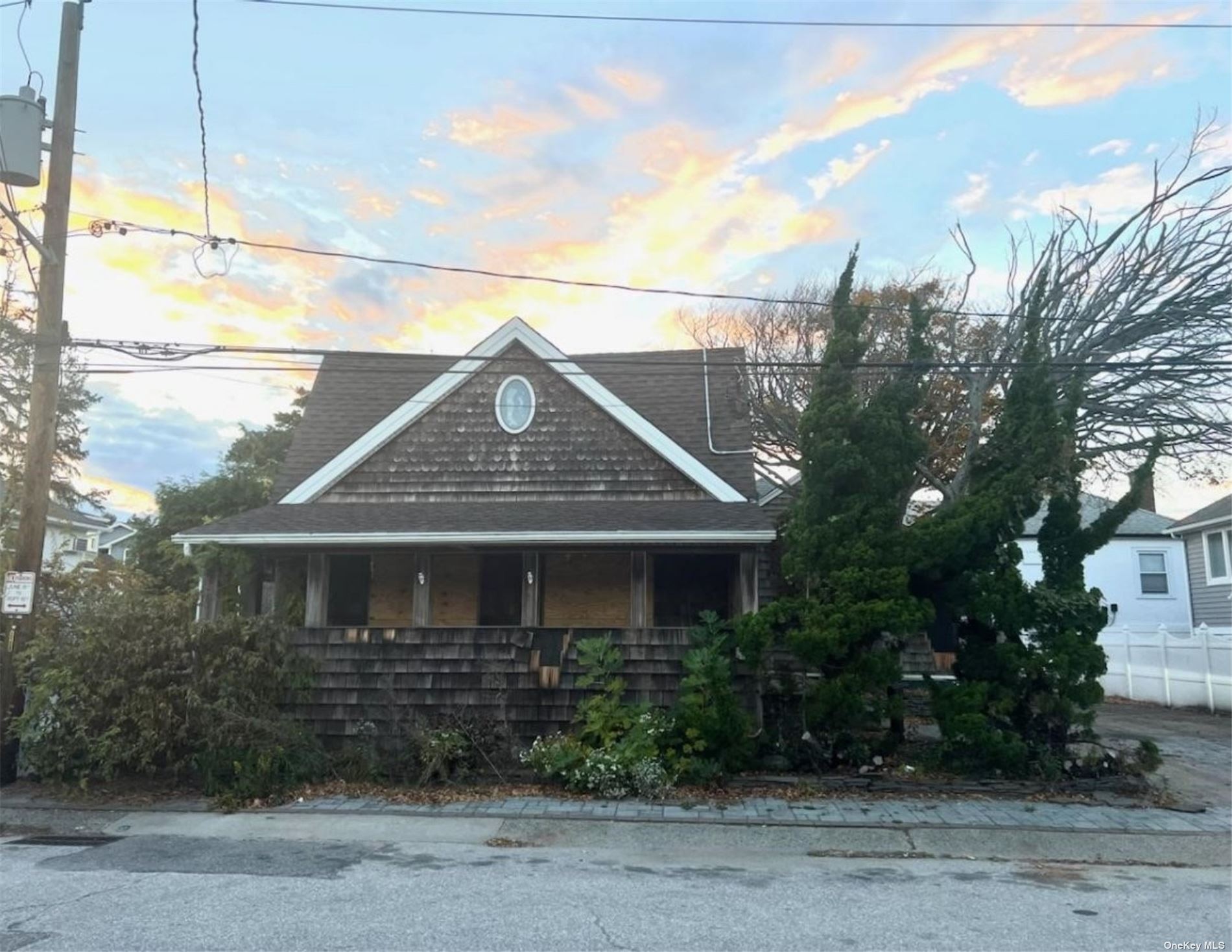 Single Family in East Atlantic Beach - Malone  Nassau, NY 11561