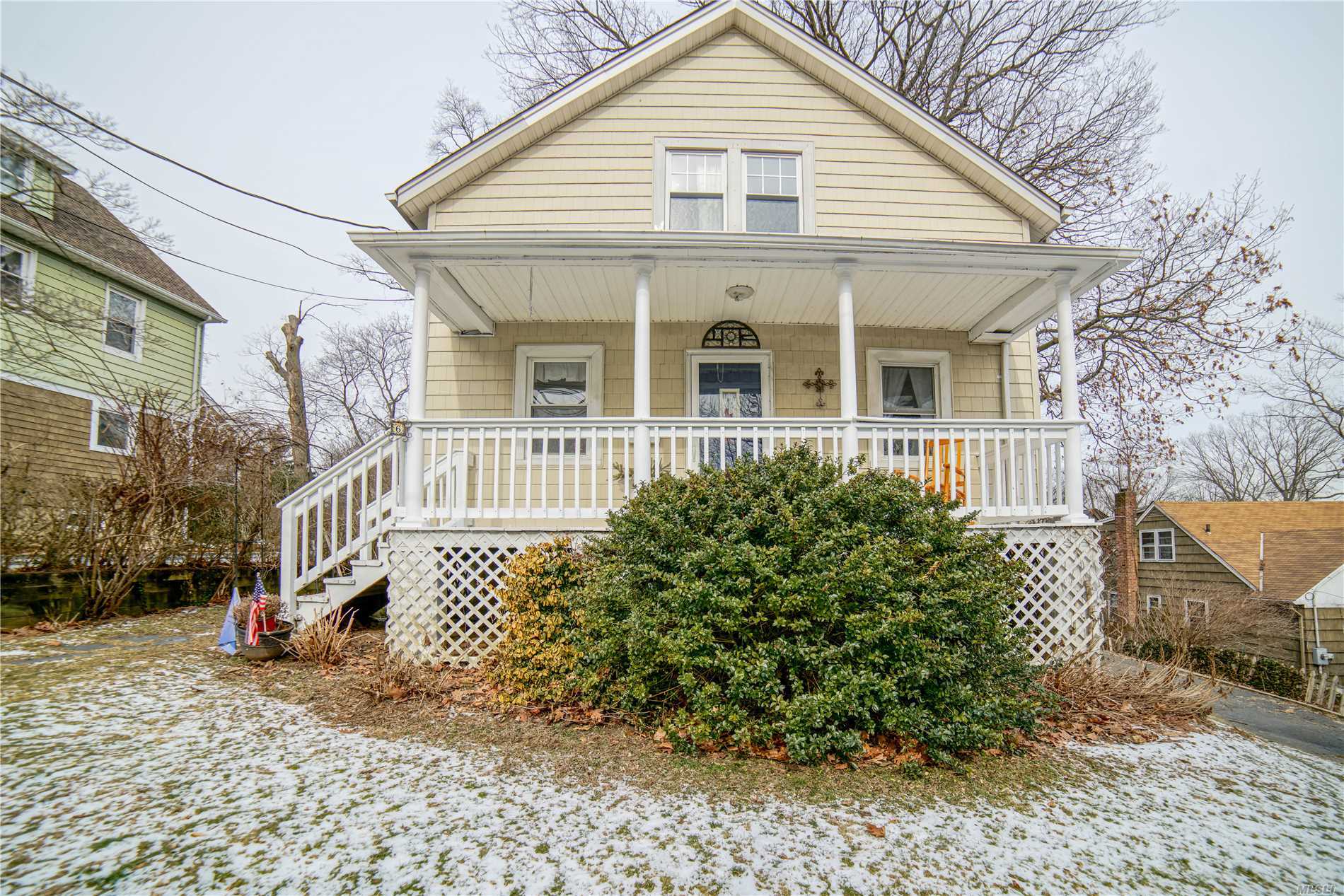 Five Bedroom Colonial Nestled In Thomaston. Master Suite With Private Balcony & Four Additional Bedrooms. Main Level Offers Eik, Formal Dr, Parlor, Great Room With Pocket Doors To Private Study. Picture Perfect Guest Bath. Great For Entertaining- Huge Deck In Back Yard With Terrific Yard & Great Front Porch.