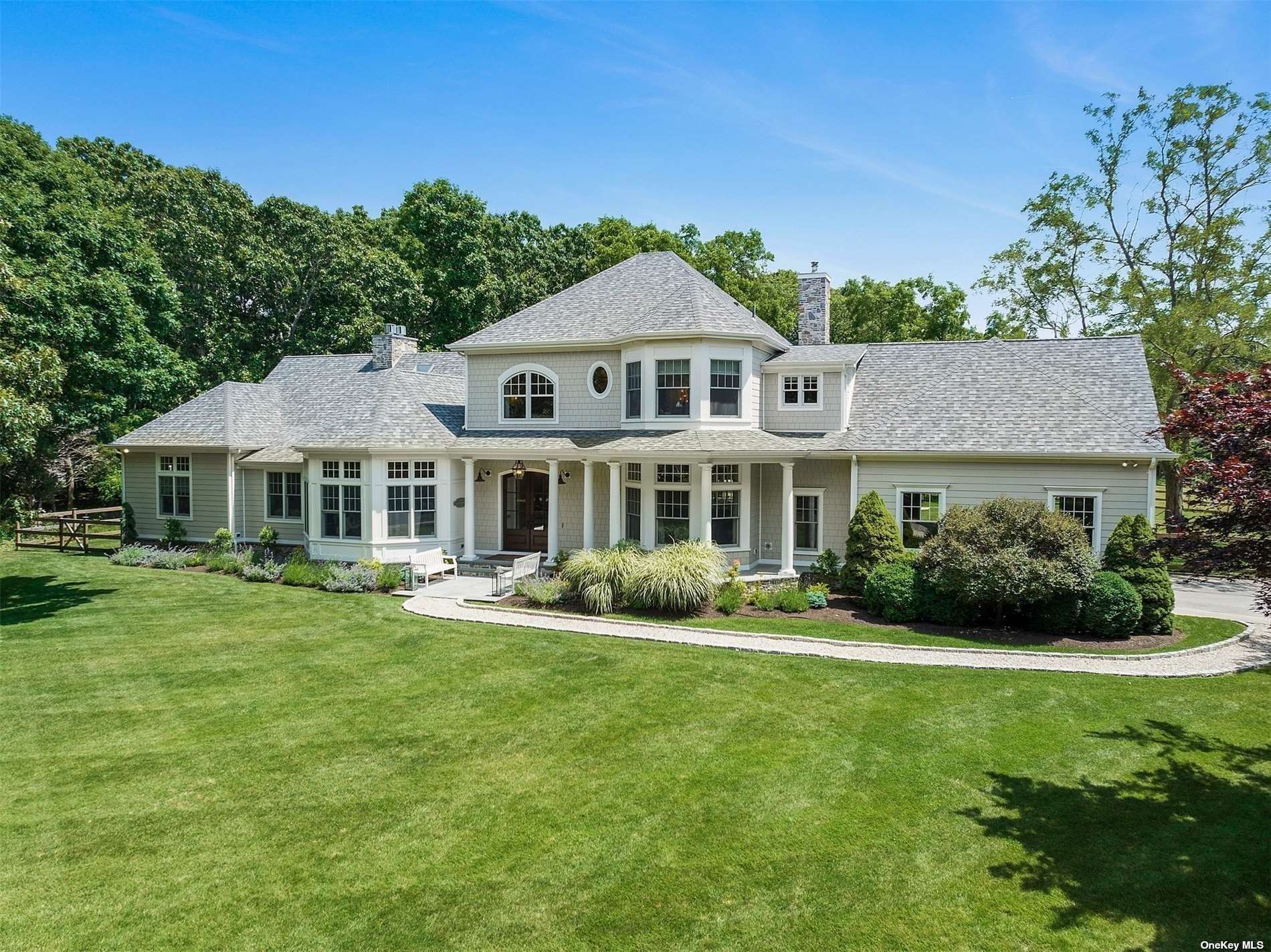 Single Family in Southold - Bayview  Suffolk, NY 11971