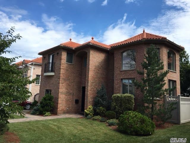 Magnificent Brick Contemporary Over 4000 Sq.Ft Building Size. Built With Finest Architectural Details And Craftsmanship. 4 Br, 4 Full Baths, 2 Half Baths. Kitchen, Fireplace, Radiant Heat, Sprinkler System, Finished Basement With Steam Room, Gym In Sub-Basement.