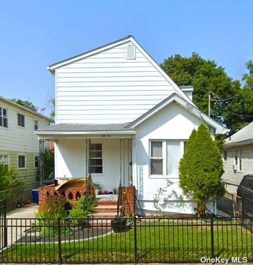 Single Family in Springfield Gardens - 221st  Queens, NY 11413