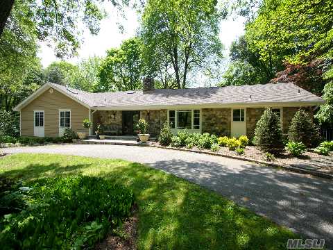 Currier & Ives Ranch On 2 Bucolic Acres On A Cul-De-Sac, Features Htd,Gunite Pool&Tennis.Updates Include  3.5 Custom Bths,Windows, Hardy Siding,Roof,Cac,Heat,Igs And Much More,Den/Fpl,Fdr,Huge Walk-Out Finished Basement, 2-Car, Jericho Sd