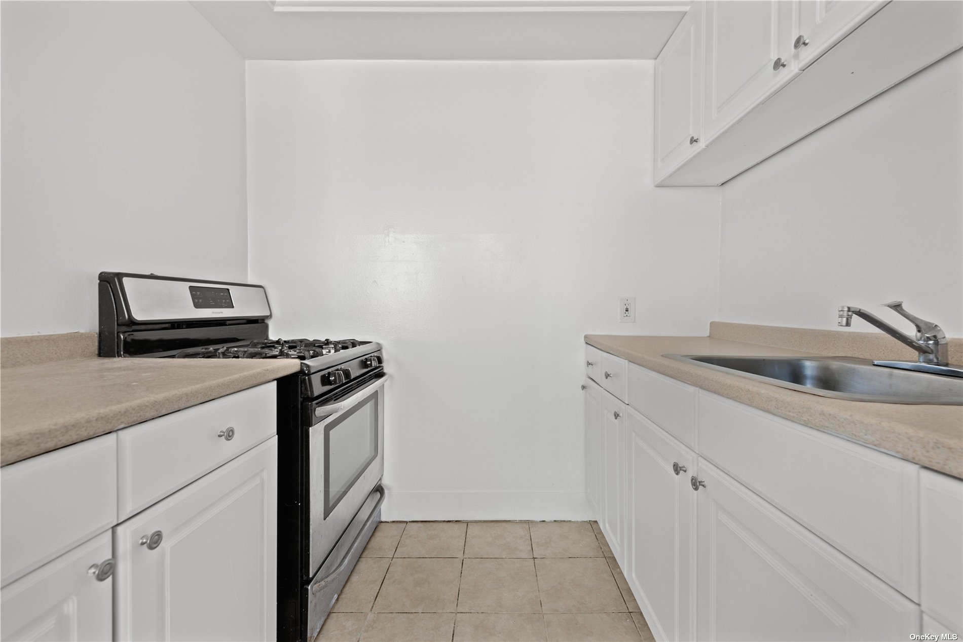 Apartment in Babylon - Deer Park  Suffolk, NY 11702