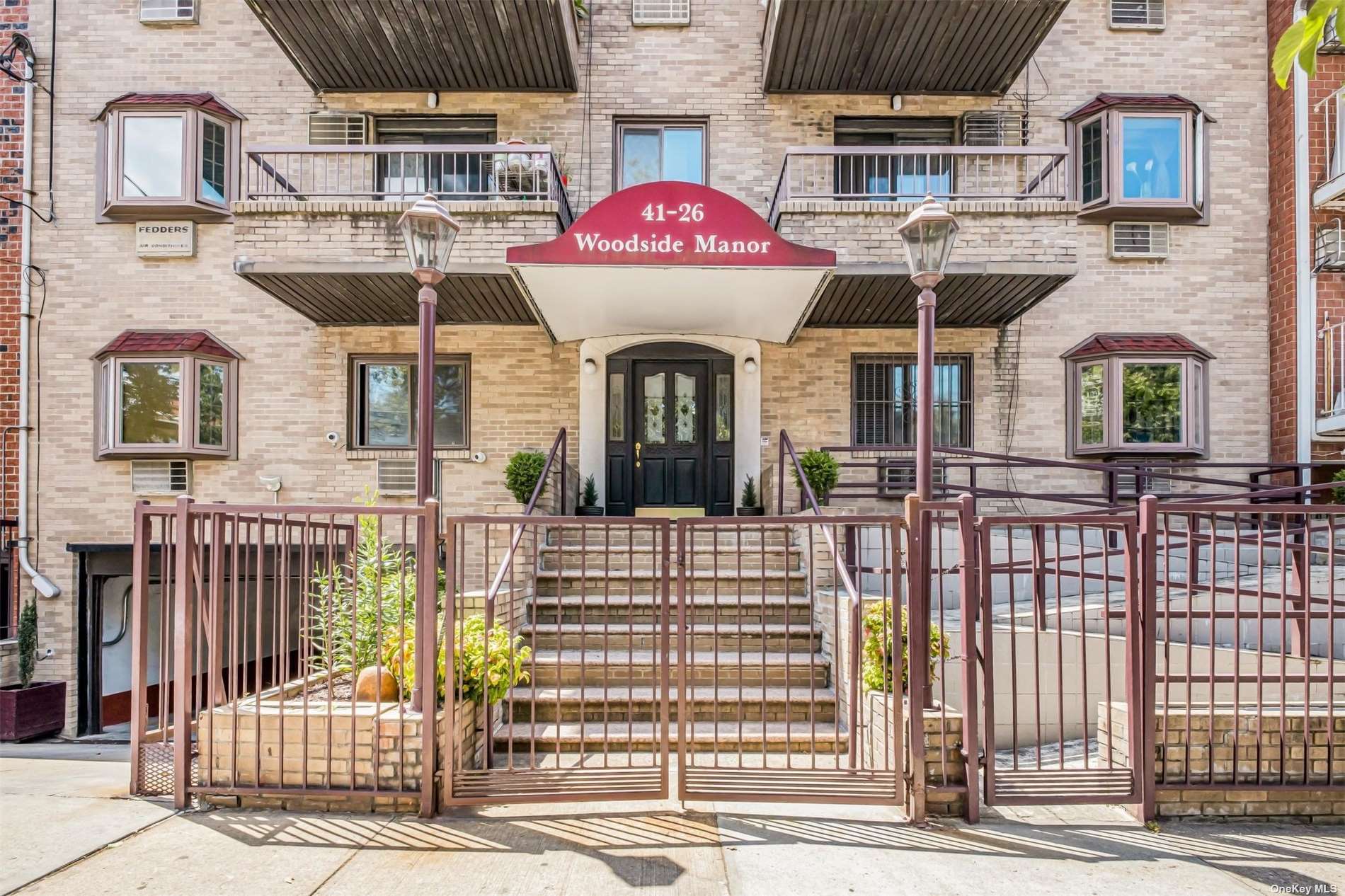 Condo in Woodside - 71st  Queens, NY 11377