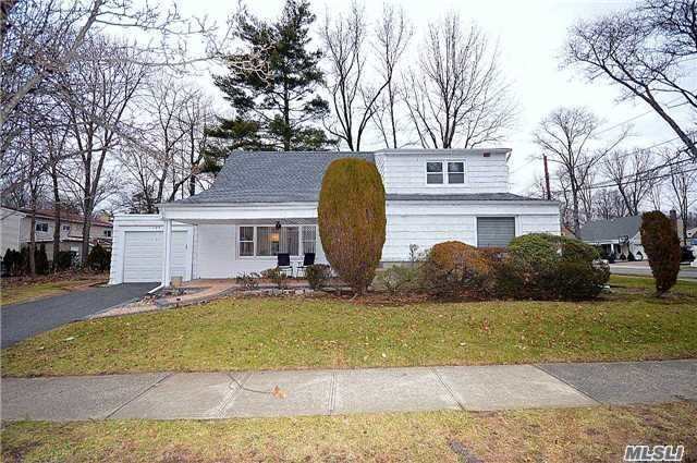 Renovated, 4 Br South Facing Sundrenched Home On 65X100 Lot, With Gourmet Eik Ceasar Stone Counters, Glass Tile Backsplash, L/R D/R Large Den, C/A Gas Heat New Roof, In The Exclusive Village Of Great Neck Near The Award Winning Em Baker School, Allenwood Park And Tennis Courts, With Access To Parkwood Sports Complex And Steppingstone Water Front Park! Near Town Shops Lirr And Worship.