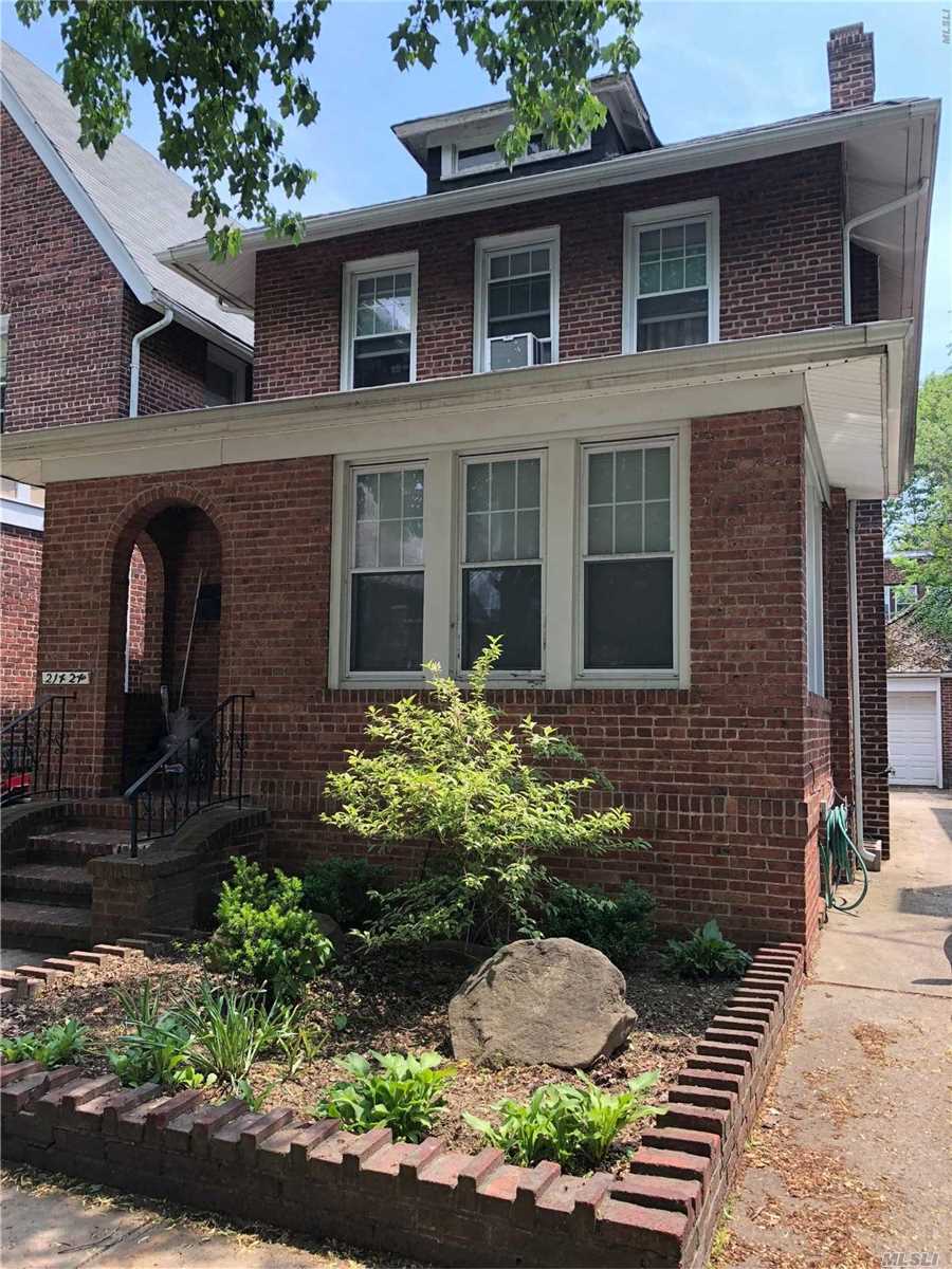Nice Colonial Style One Family House Is Located On Tree Lined Street Close To Downtown Bayside. Near Everything On Bell And Northern Blvd: Restaurants, Banks, Coffee/Tea Shop, Bakeries And Much More. Q12/13/31/Qm3 Buses, L.I.R.R. Station.