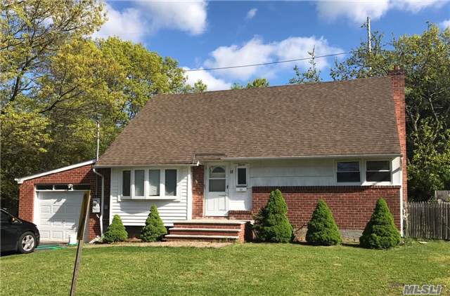 Location!Locatin! Walk To Lirr Station, Sunny And Bright 4 Br 2.5 Bath, Cac. Full Finished Nice Basement, Wood Floors, Beautiful Backyard With A Huge Deck.