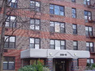 Beautifully Maintained 1 Bedroom. Convenient To Lirr, Shopping & Bell Blvd.