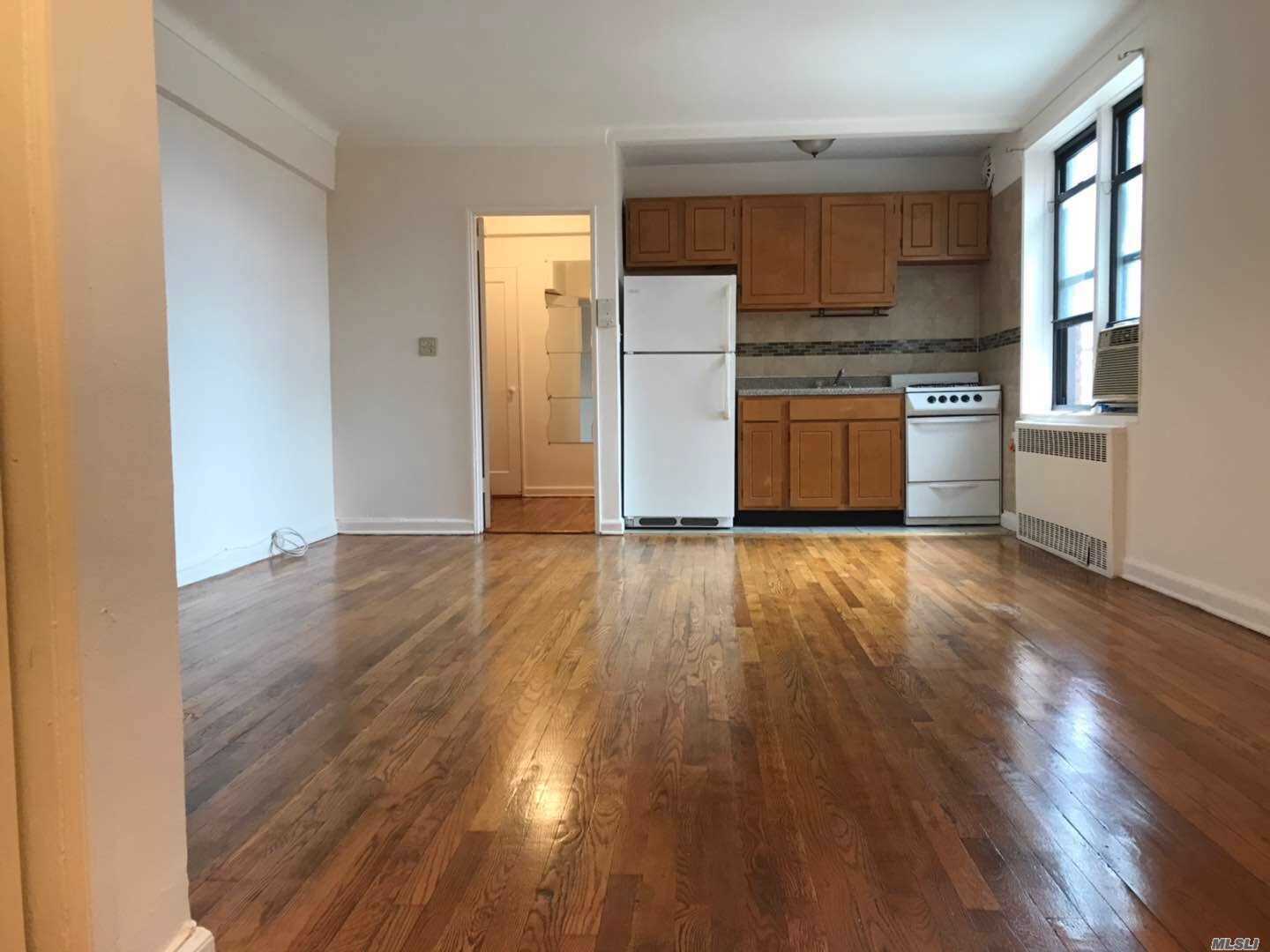 very nice studio co-op in the heart of Flushing. maintenance includes heat & hot water. Washer & dryer inside building. Area is super safe, clean, private, and convenient. It&rsquo;s walking distance to the Main St shopping, Convenient spot close to many top restaurants.