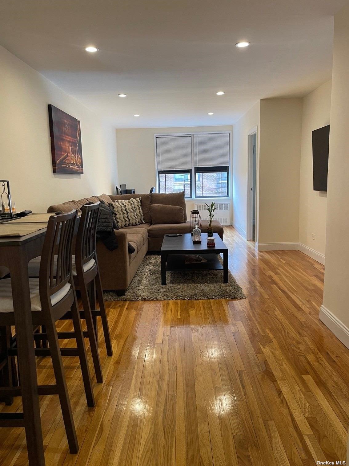 Apartment in Forest Hills - 62nd Drive  Queens, NY 11375
