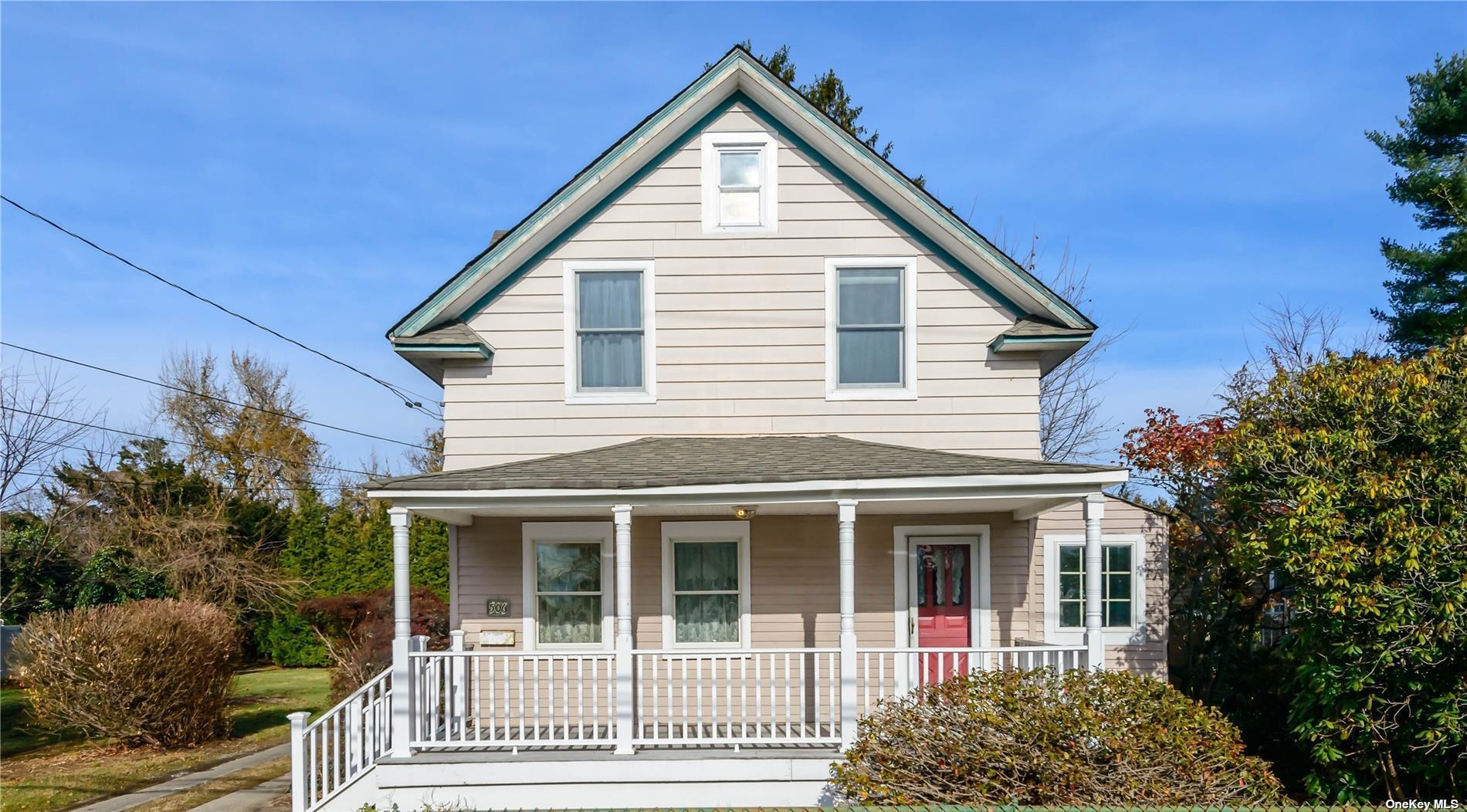 Single Family in East Northport - 4th  Suffolk, NY 11731