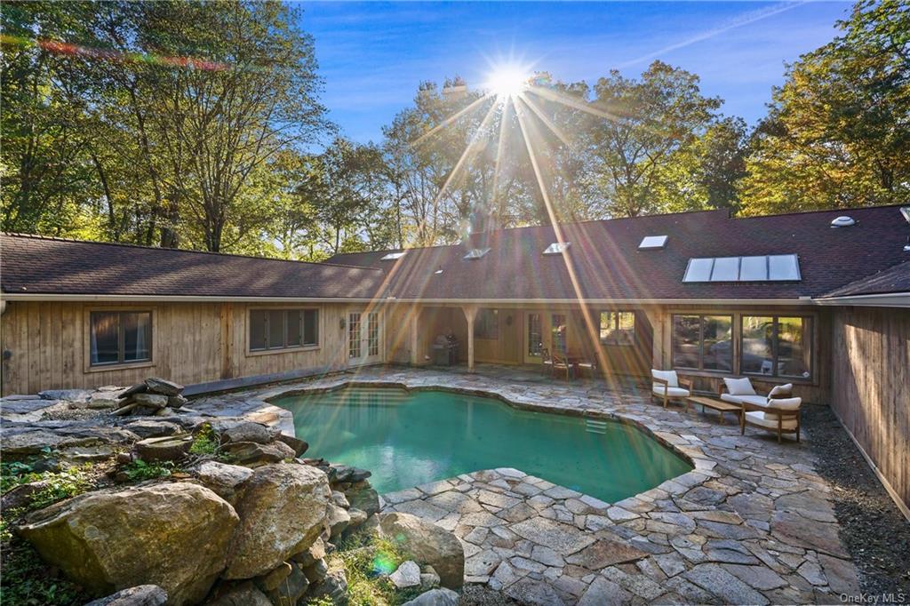 Single Family in Pound Ridge - Horseshoe Hill  Westchester, NY 10576