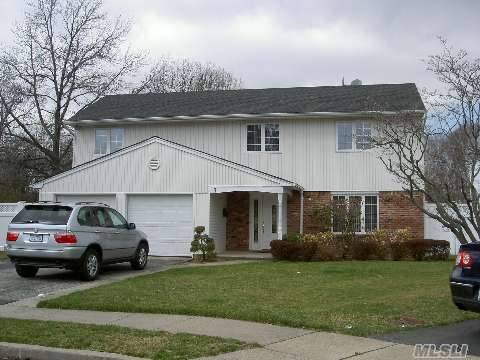 Spacious Splanch In Cul-De-Sac Location.Huge Lr W/Bay Wndws, Skylights,Vaulted Ceiling, Ovrsizedrms,Marble Bth W/Jacuzzi,Large Eik W/Newer Cabinetry, 5-Yr Old Roof,Ig Pool.Good Value In Jericho Sd!  Taxes W/O Star $838.58!